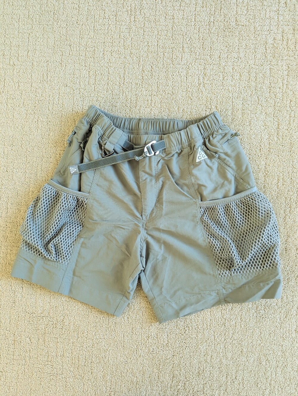 Nike ACG Snowgrass Cargo Shorts Mens S Olive Green Belted Hiking Trail Outdoor